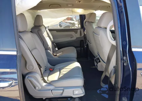 2022 Honda Odyssey Touring z USA, uszkodzony, nr VIN 5FNRL6H81NB001565